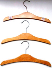 LOT de 3 cintres Bébé petit enfants en BOIS Gina Diwan Paris