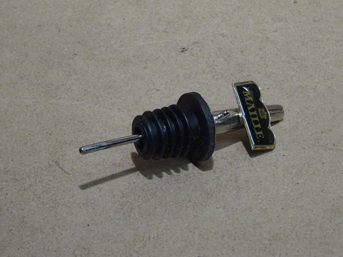 Bouchon verseur pissette - /,