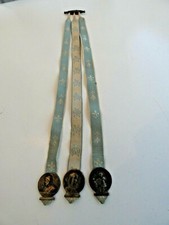 BROCHE RELIGIEUSE DE BOUTONNIERE 3 MEDAILLES ARGENT PARDON PELLERINAGE BRETAGNE