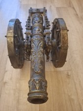 Canon décoratif ancien en