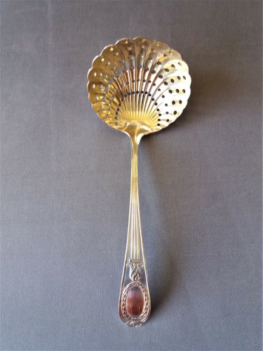 Wmf cuillere a saupoudrer - ",