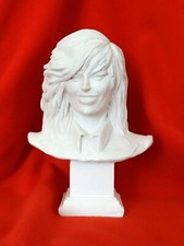 Buste de Mylène Farmer