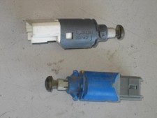 Contacteur feu stop RENAULT MASTER 3 PHASE 1 253205115R