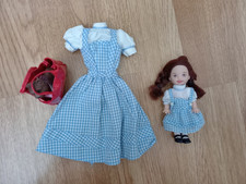 Poupée de collection film Barbie Kelly / Shelly Dorothy of Oz et robe de Barbie