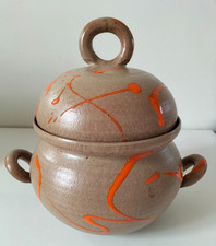 Soupière en grès signée JG