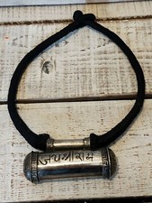 collier amulette argent porte