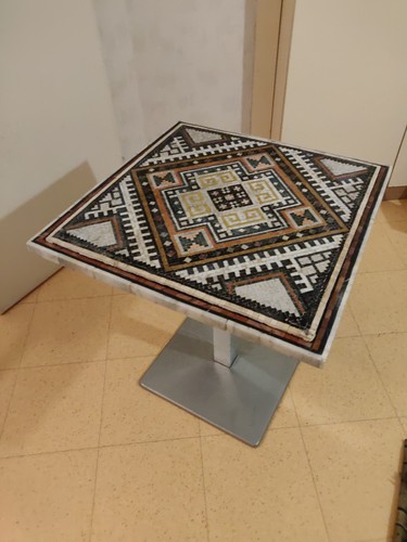 Table artisanale mosaïque
