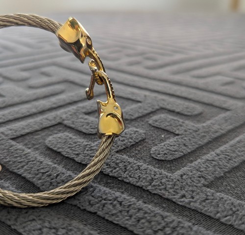 Interlocking elephant trunk - elephant,