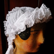 Coiffe/Bonnet brodé ancien à