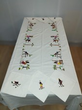 JOLIE NAPPE DE TABLE BLANCHE BRODEE MAINS Artisanat Madagascar Sujets Sud 16