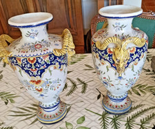 ancienne  FAÏENCE de ROUEN  décor renaissance vase a tète de bouque bon états