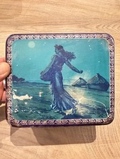 Boite ancienne en métal france décorée de la semeuse