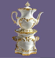 Tisanière en porcelaine de Limoges, style Louis XV, décor Or fin