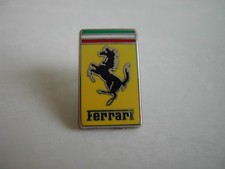 Pin's FERRARI - Automobiles et voiture de sport non signé