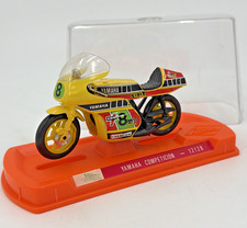 Moto YAMAHA COMPETICION N° 8