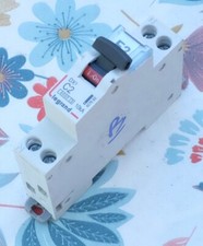 Legrand 407693 DISJONCTEUR DX³6000 10KA 1P 2A COURBE C  1 module U+N. 4 076 93