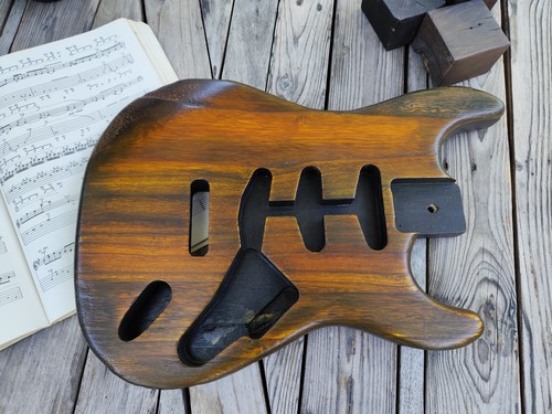 Corps type stratocaster - type,