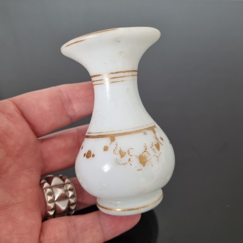 Petit vase opaline blanche - opaline,