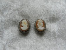 Ancienne paire de boucles d'oreilles Camée en argent massif / cameo solid silver