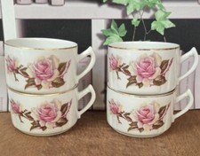 4 Tasses Anciennes En Porcelaine Décor De Roses