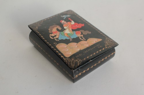 Boîte laquée russe palekh - laquée,
