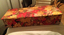 ANCIENNE BOITE A COUTURE /  BOÎTE À GANTS EN TISSU DECOR DE FLEURS SHABY CHIC