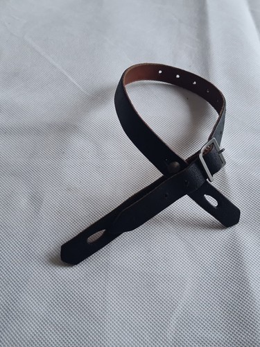 Très belle jugulaire pour