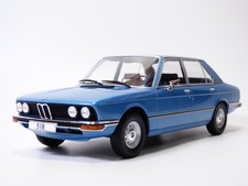 BMW 518 bleu E12 1/18 Serie 5