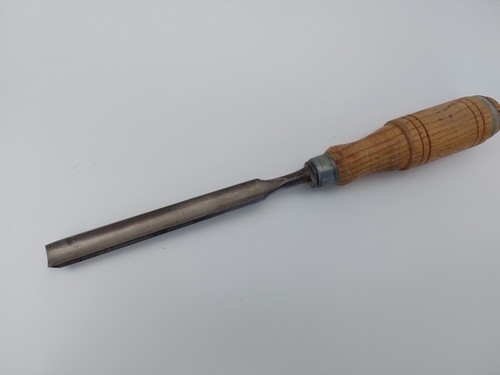 Ancien ciseaux bois - a,