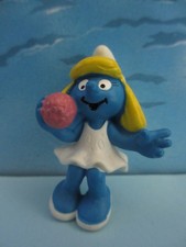 LES SCHTROUMPFS - ADORABLE FIGURINE SCHLEICH 402340- SCHTROUMPFETTE SEULE