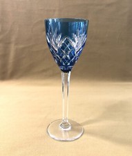 verre à vin signé SAINT LOUIS modèle CHANTILLY cristal BLEU roemer Couleurs Rhin