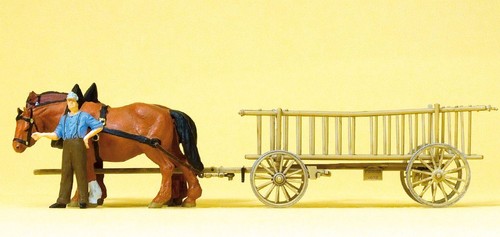 Wagon foin tiré par - wagon, des