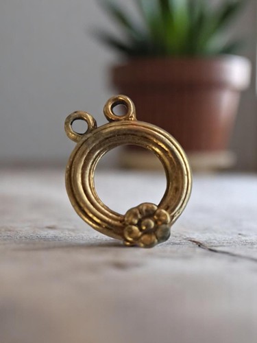 Pendentif vintage métal doré