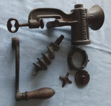 ANCIEN HACHOIR MANUEL A VIANDE