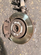 MOYEU DE ROUE AVANT GAUCHE