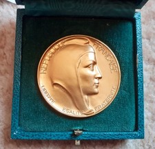 MEDAILLE "République Française" offert par Député HAUTE-SAONE VITTER 1958