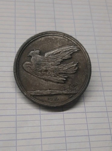 Insigne broche en métal - broche,