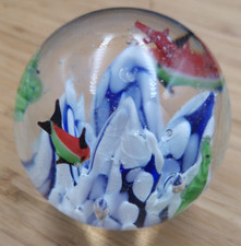 Jolie sulfure presse papier papreweight à décor  marin poisson étoile hippocampe