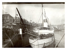 France, Dieppe, bateau et ses passagers Vintage silver print Tirage argentique