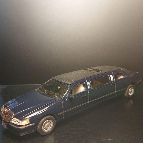 Kinsmart 1999 lincoln town - 1999,