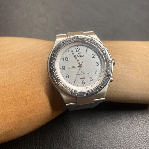 Montre analogique pour homme