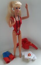 Barbie Camp 1993 Mattel #11074 avec tenue Baywatch 1994- Mattel 13199 années 90