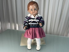 Poupée de collection tortue 41 cm. Excellent état.