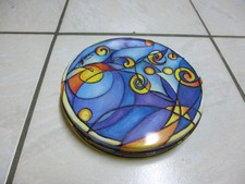 Ancienne boite à gâteaux en