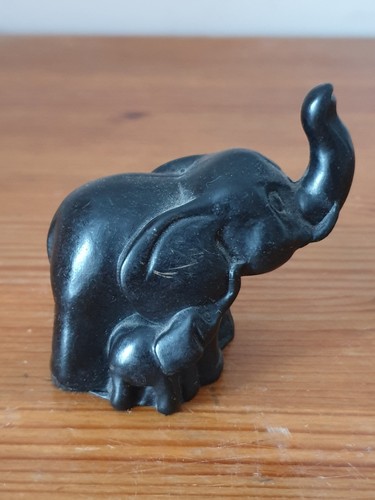 Figurine éléphant mère - , et
