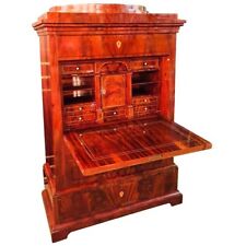 Q `Empire Ou Biedermeier