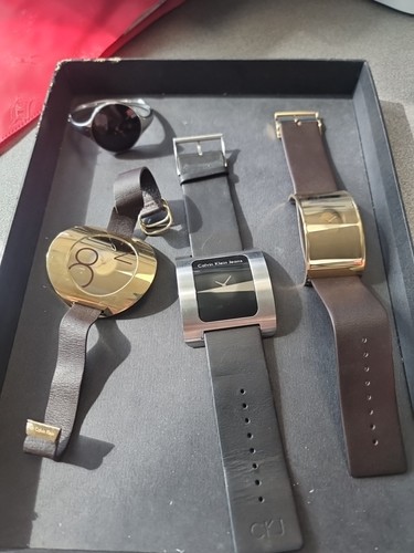 Lot montres quartz - de, ck