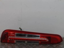 Feu arriere principal gauche