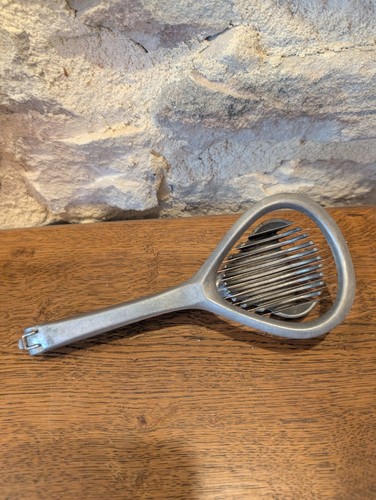 Pince coupe oeuf ou tomate - pince,