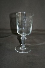Verre de table ancien en cristal gravé 12.5cm  - Décor grecque